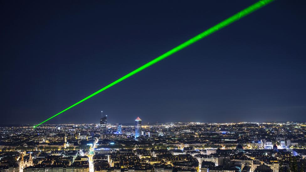 _86855327_laser_976.jpg