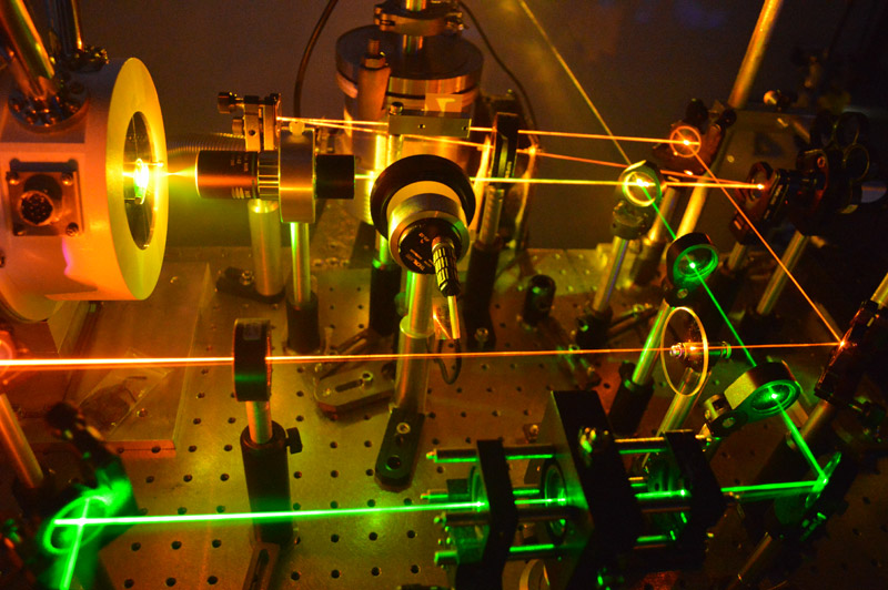 Types de lasers avec définition, leurs utilisations, avantages et inconvénients