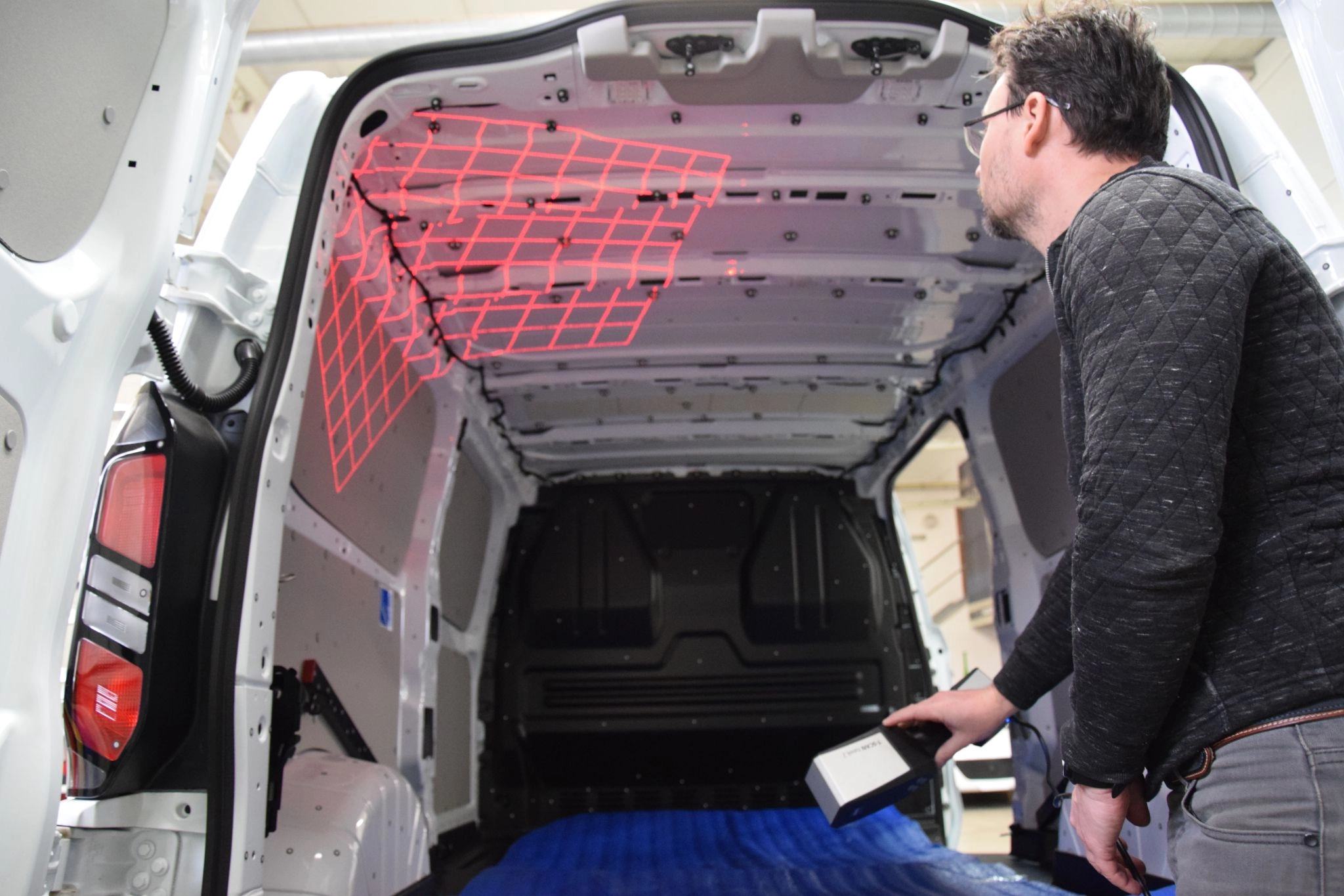 Module laser &agrave; grille